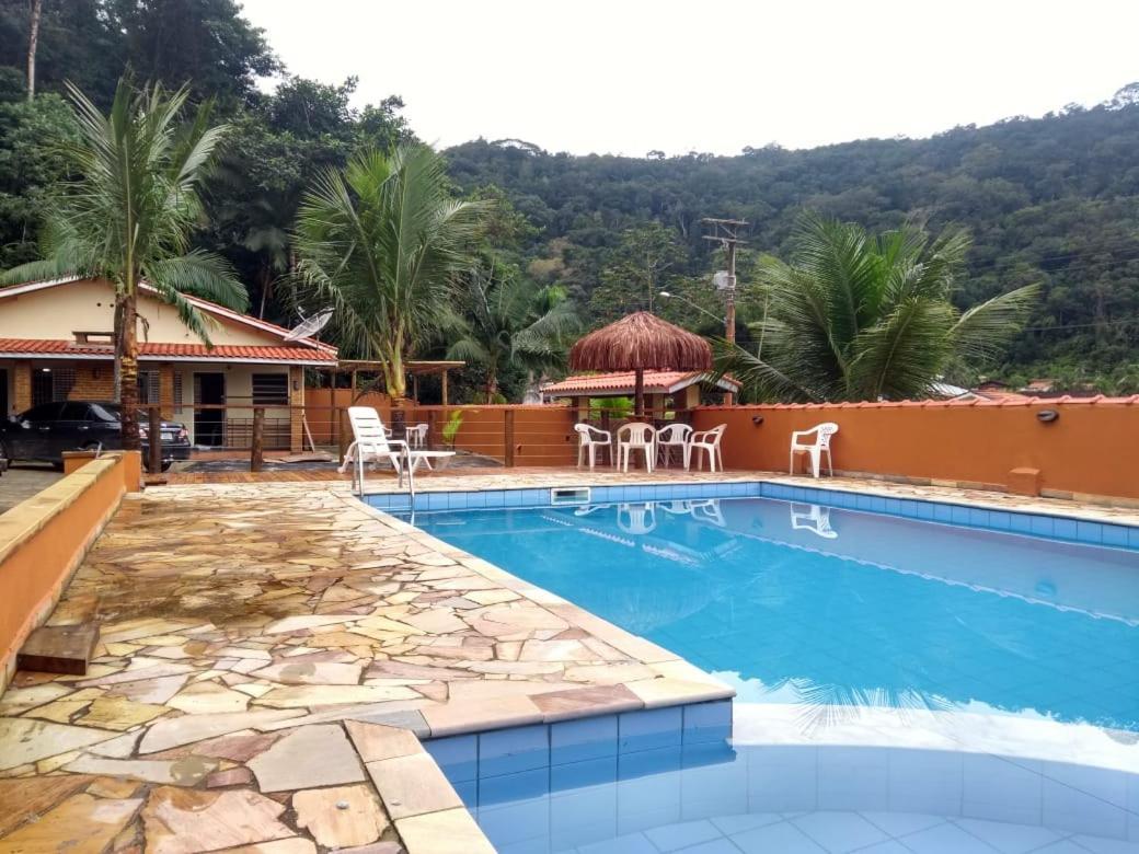 Chale Residencial Bosque Da Cocanha Карагуататуба Экстерьер фото