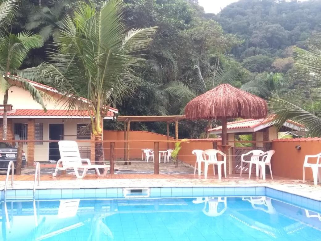 Chale Residencial Bosque Da Cocanha Карагуататуба Экстерьер фото